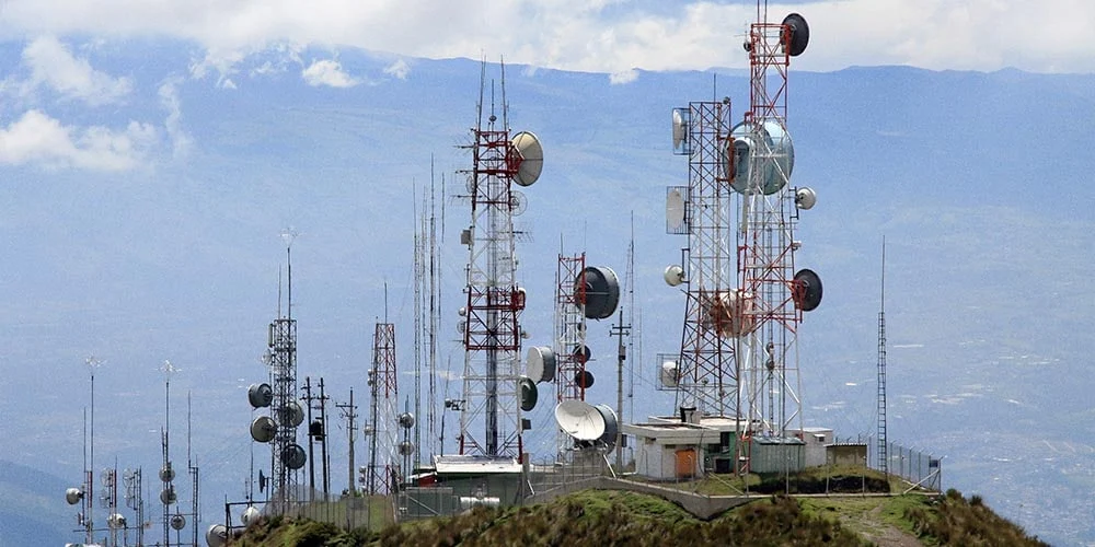 PCBs for distributed radio signals